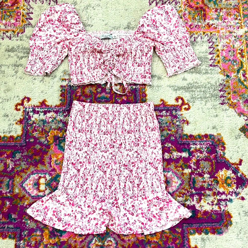 DEMI FLORAL PUFF SLEEVE AND MATCHING TIGHT SKIRT